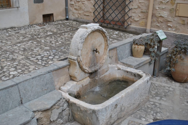 Fuente en Barrio Medieval